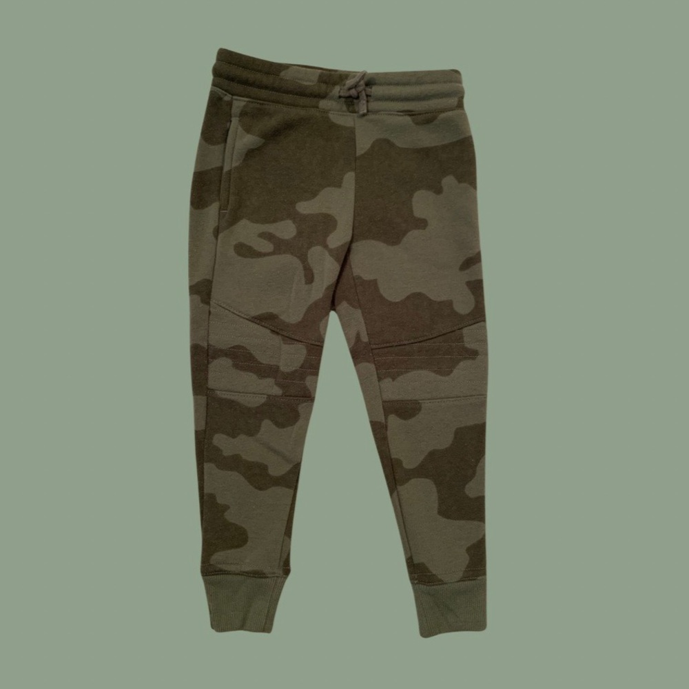 3T Epic Threads Camo joggers